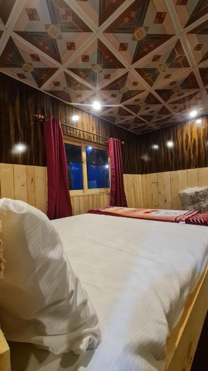 Pine Ridge Cottages Nathia Gali Esterno foto